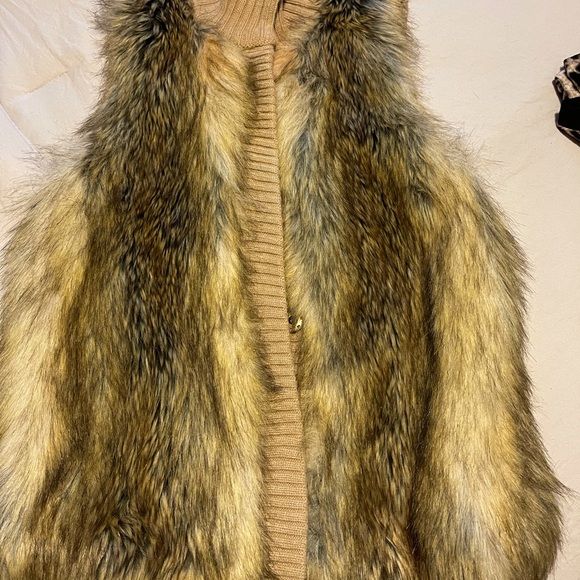 Michael Kors sweater vest with fur - Picture 2 of 6